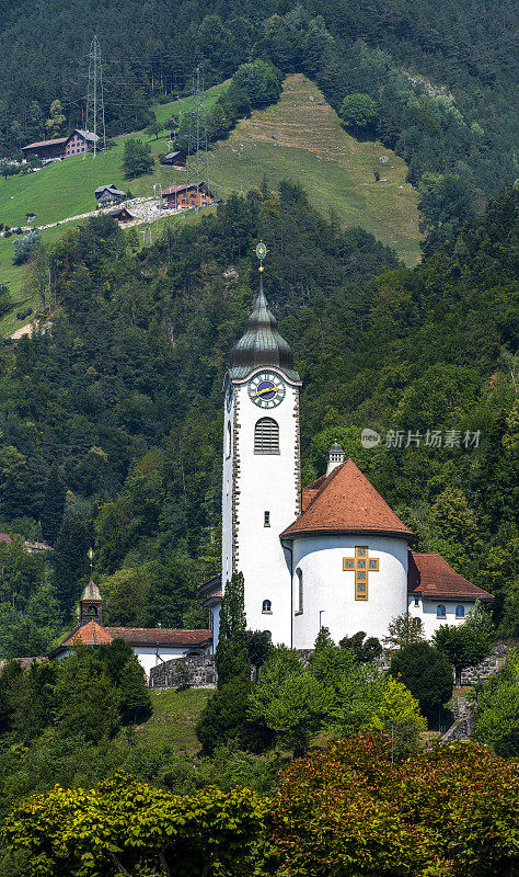 瑞士乌里湖上的弗伦教堂