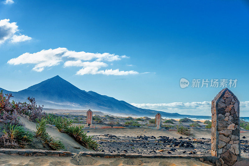 富埃特文图拉著名的Cofete海滩的历史墓地