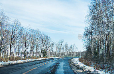 冬天的雪路