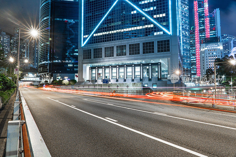 香港中环内市区道路的夜景