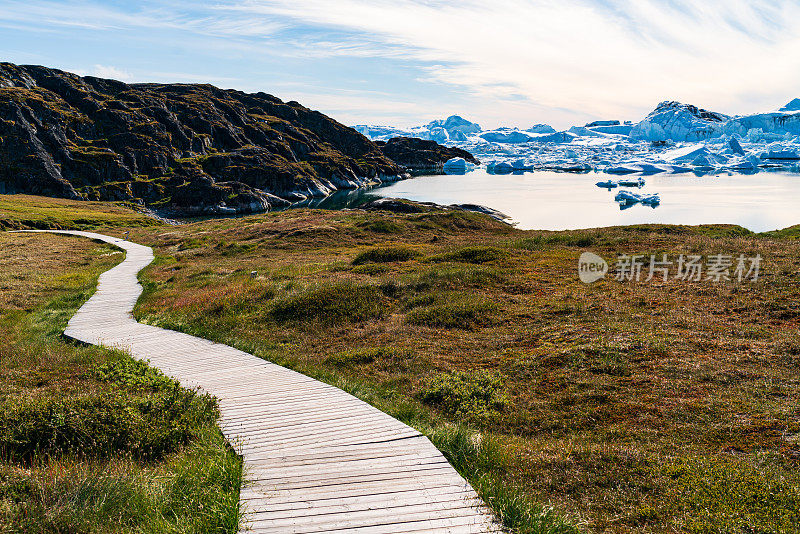 格陵兰岛的极地自然景观徒步旅行小径，伊卢利萨特冰峡湾的冰山
