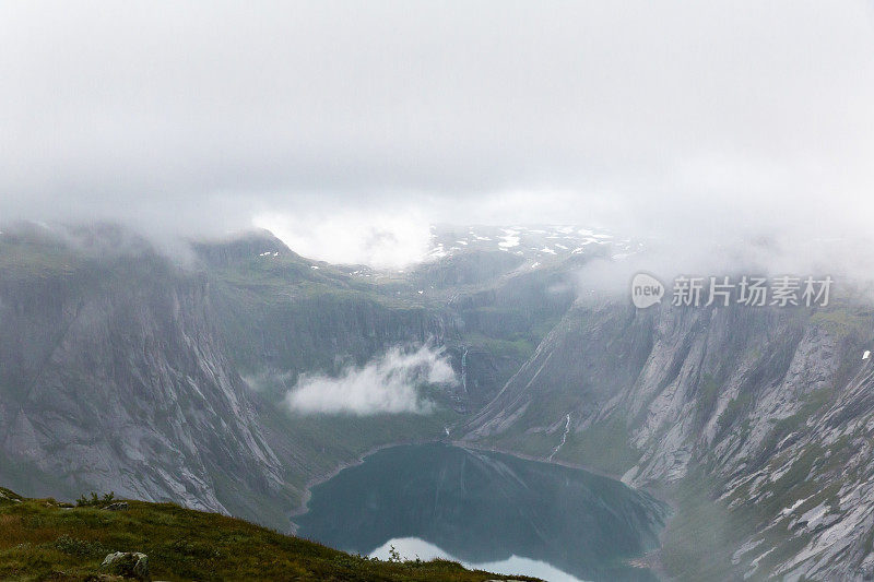 挪威巨魔之巅Ringedalsvannet峡湾的风景