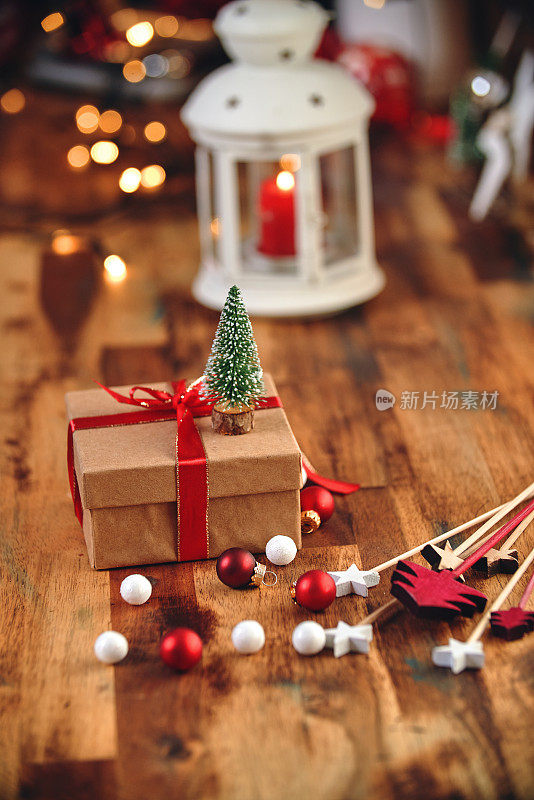 采购产品圣诞节装饰与装饰品，圣诞礼物和节日灯