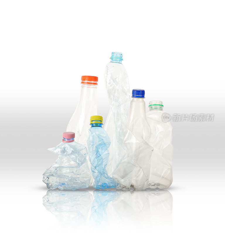 皱巴巴的塑料水瓶