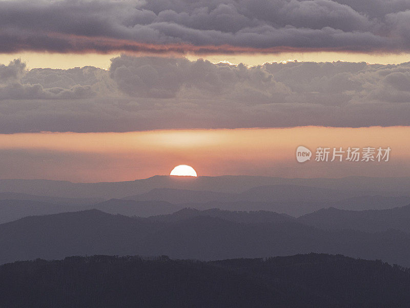 霍坦山的日落