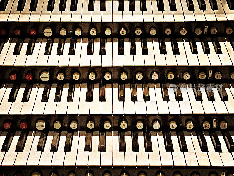 古董管风琴的键盘