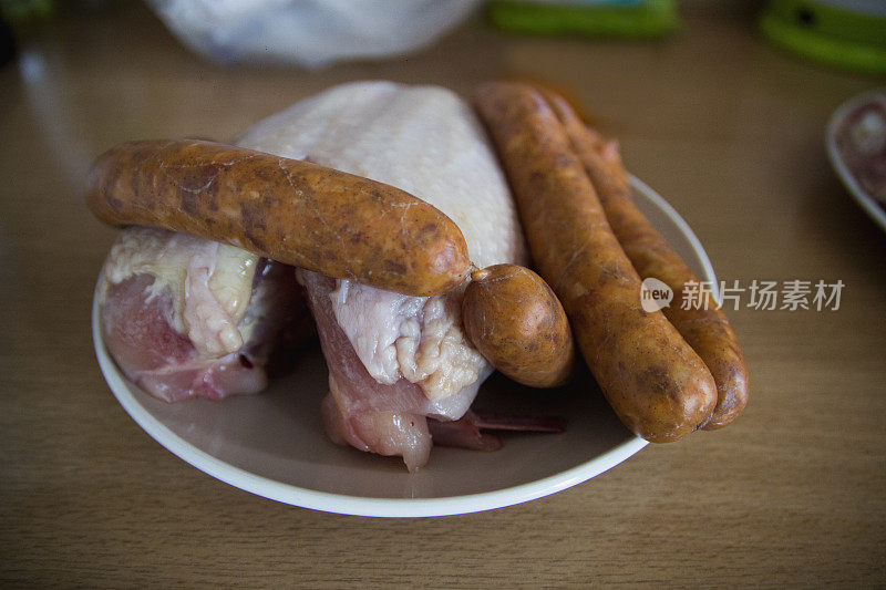 鸡腿正在煮