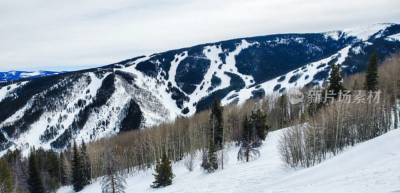科罗拉多州比弗溪滑雪场的冬季远景。