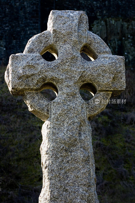石头凯尔特十字架