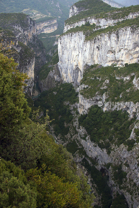 法国南部的Verdon大峡谷