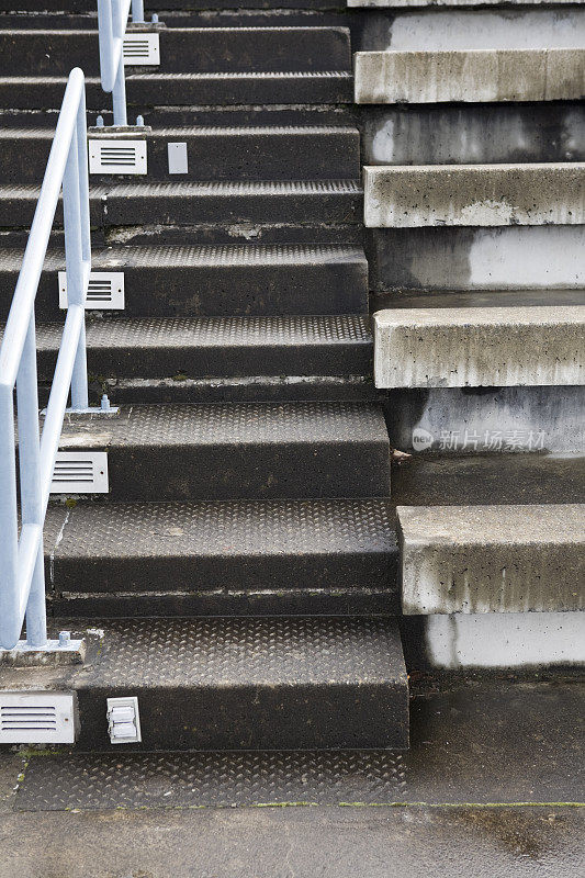 户外圆形剧场和楼梯