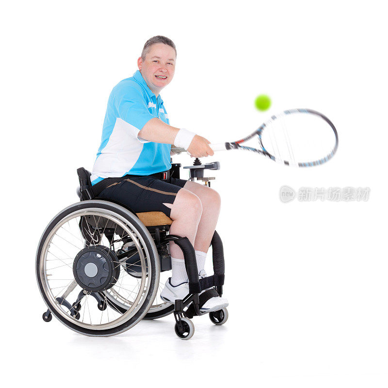 在轮椅上打网球