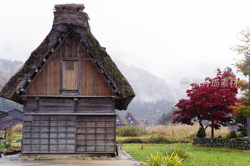 日本白川古的传统木制农舍