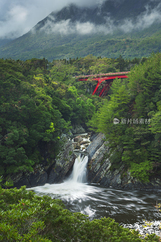 日本屋久岛的五鹿瀑布