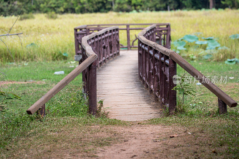 柬埔寨:吴哥窟建筑群的东梅本寺