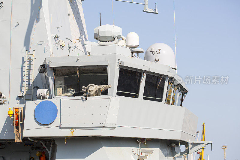战舰的一部分，战舰。舰长驾驶室，导弹发射系统，舰艇防空系统，定位器