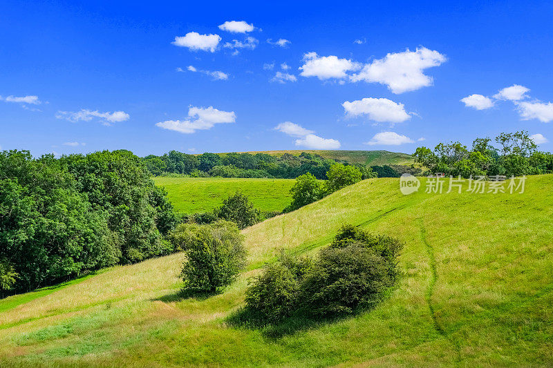 伯顿达塞特山俯瞰英国风景，英国中部的沃里克郡