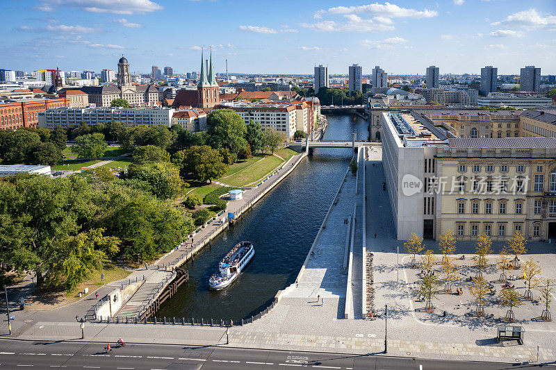 柏林城市全景与狂欢河和城市宫殿