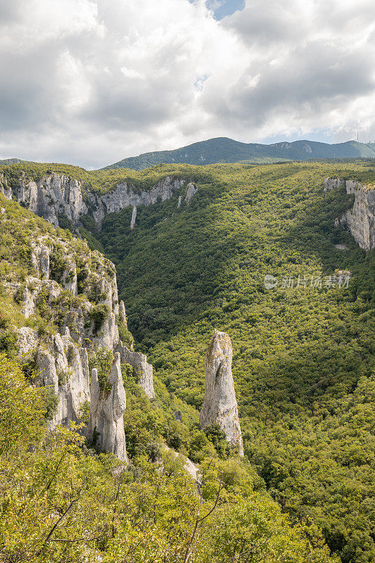克罗地亚的岩石形成和山顶