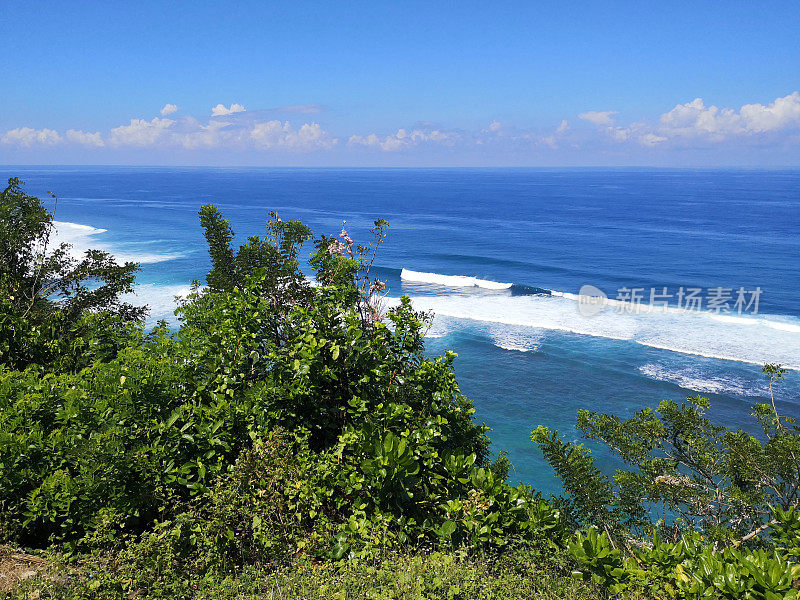 绿色碗海滩的海景，巴厘岛，印度尼西亚
