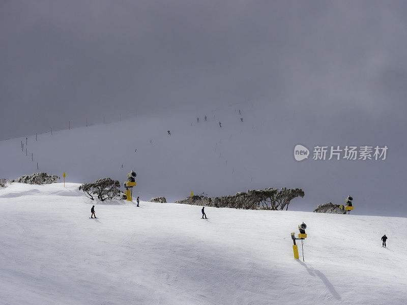 在霍瑟姆山滑雪