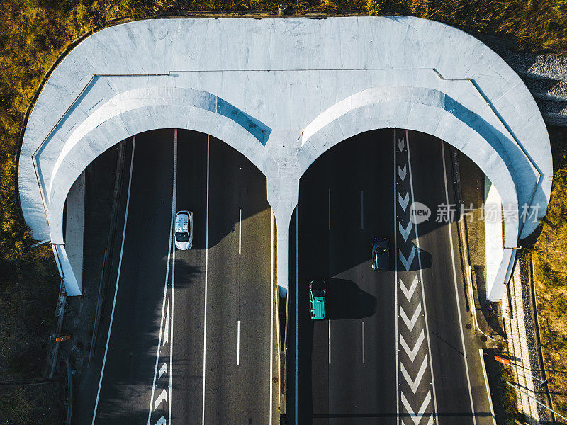 葡萄牙里斯本的公路隧道航拍图像