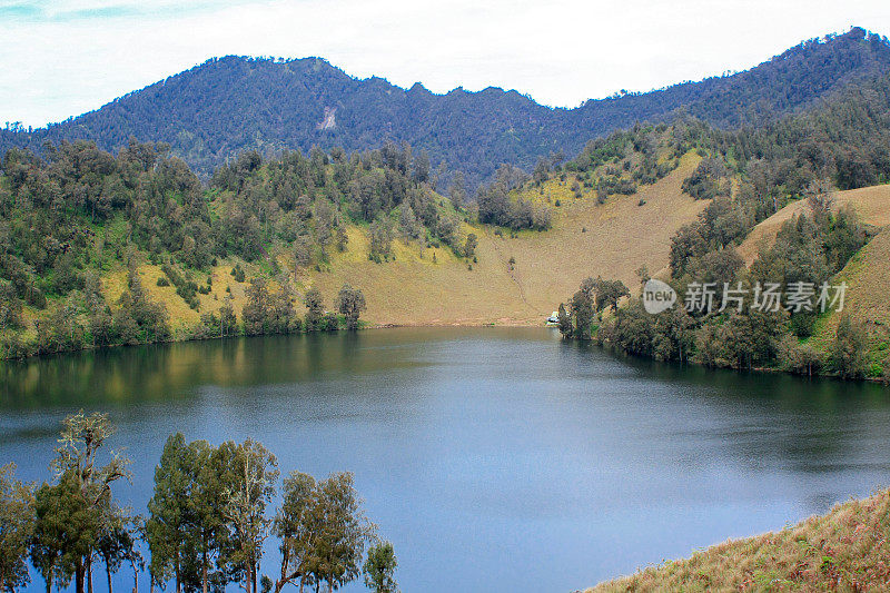 塞默如山全景图