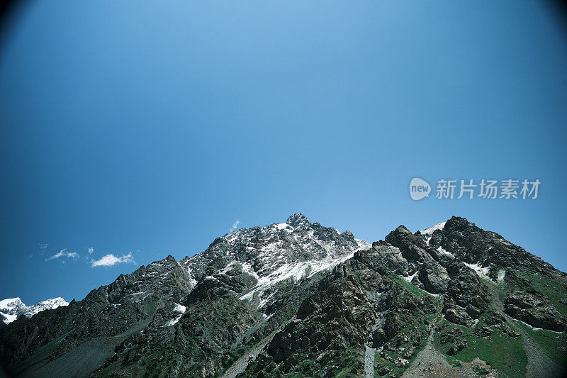 南天山巴斯科恩山脉的观景