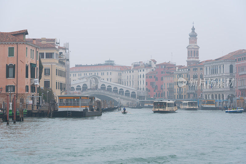 里亚托桥和大运河，威尼斯