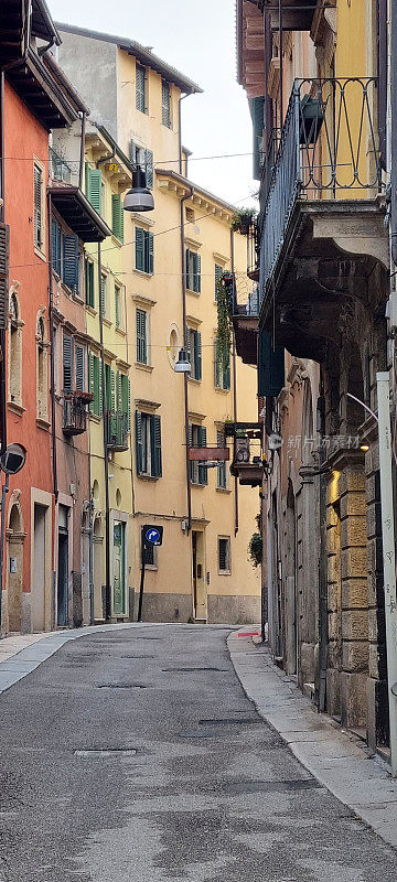 意大利维罗纳狭窄的街道