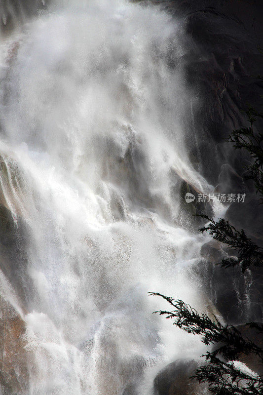 暴雨水