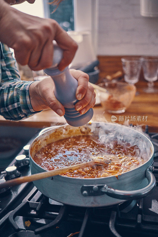 准备自制肉酱面