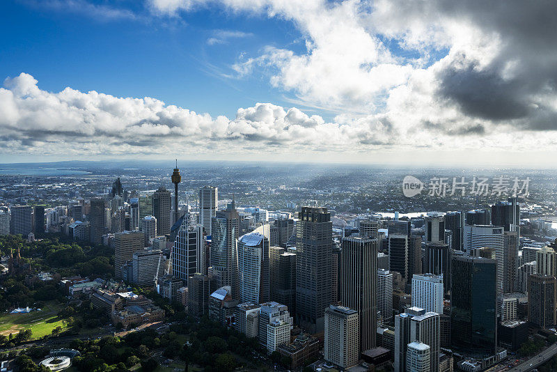 从飞机上俯瞰澳大利亚悉尼的城市景观