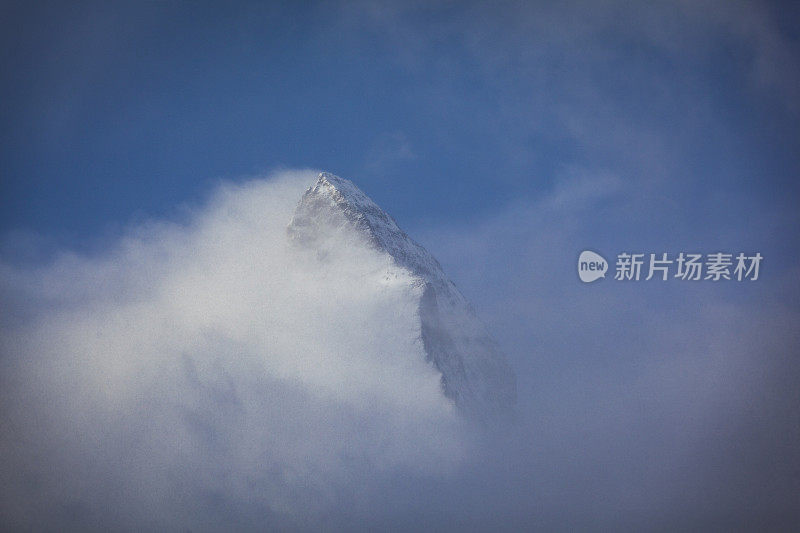 瑞士马特洪峰的云中