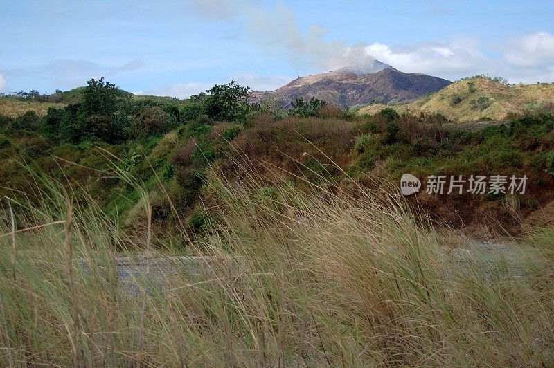 菲律宾吕宋岛皮纳图博火山活动