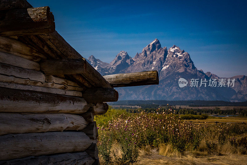 坎宁安小屋拍摄的秋季大提顿景象