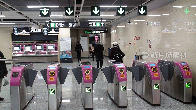 中国成都地铁出入口