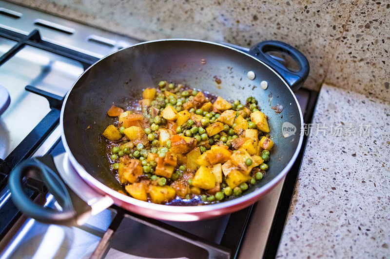 土豆豌豆咖喱-印度食物-辣土豆豌豆咖喱