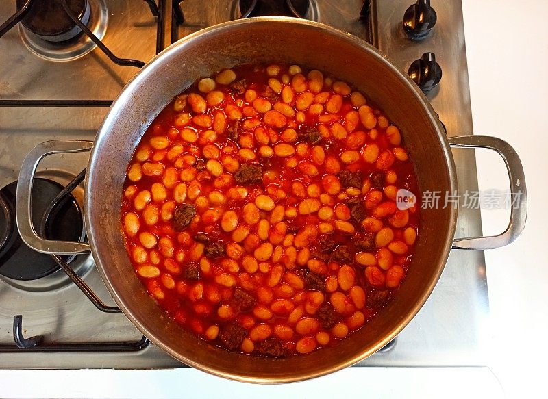 传统土耳其自制白豆海豆配羊肉伊斯坦布尔土耳其