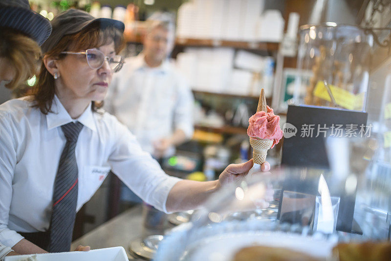 意大利冰淇淋和甜食商店Gelateria:供应冰淇淋