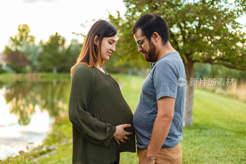 怀孕照片拍摄与西班牙夫妇生育照片系列