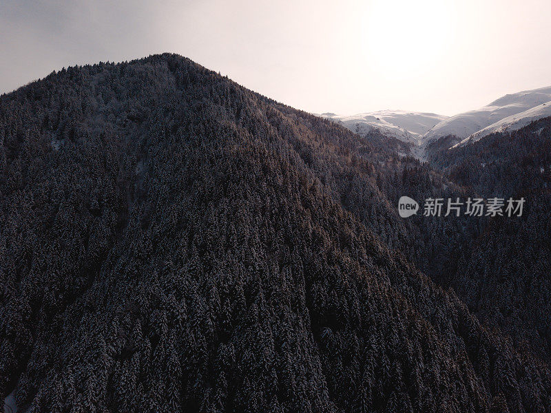 降雪，山脉和冬天