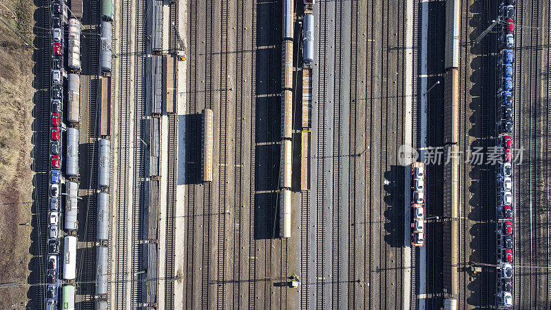 铁路场，调车场和货运列车-鸟瞰图