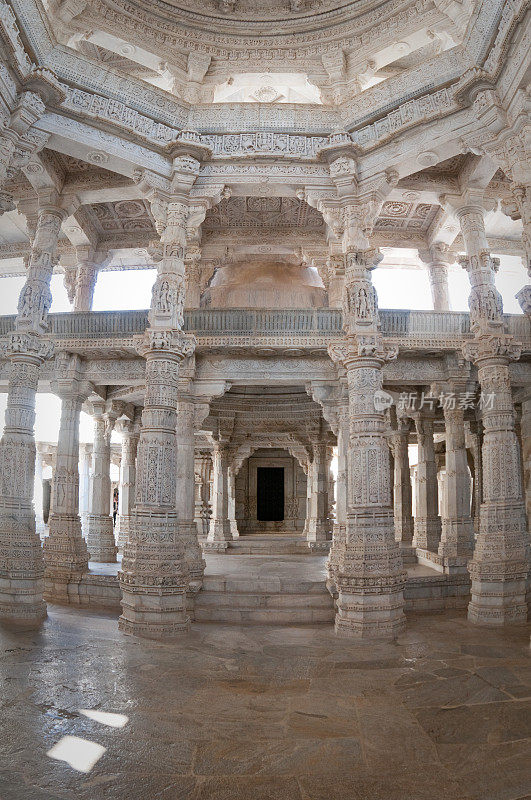 印度Ranakpur寺庙大厅