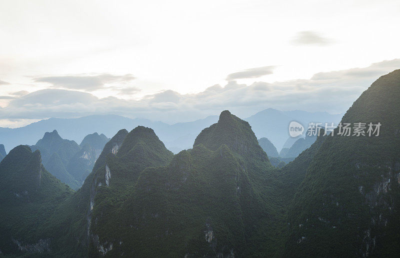 中国桂林梅西尔山景