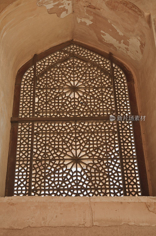 伊朗伊斯法罕阿里卡布宫的手工雕花窗