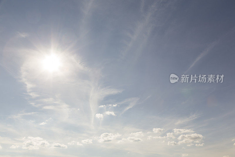 浅蓝色的天空