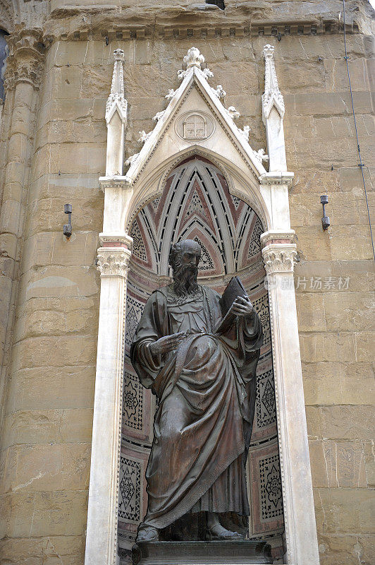 雕像在佛罗伦萨-托斯卡纳镇