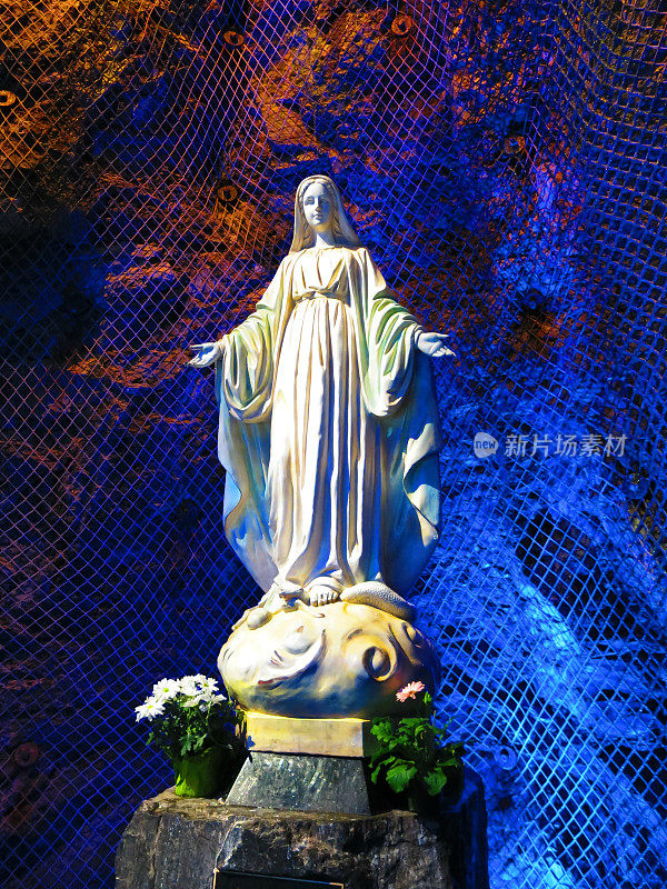 蒙特利尔圣约瑟夫演讲厅地下的圣玛丽雕像