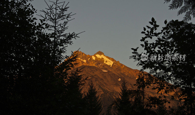 杰弗逊山的高山烈焰